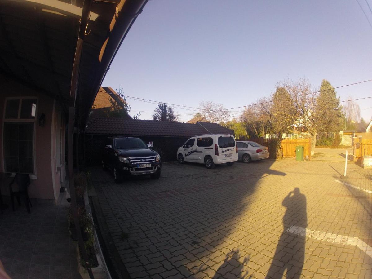 Olympos Panzio Hotel Budaors Bagian luar foto