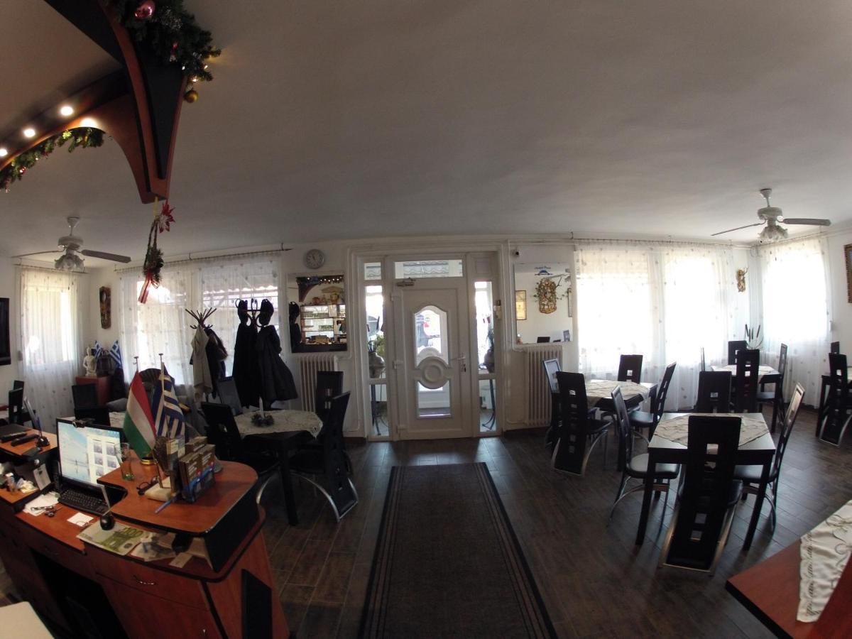 Olympos Panzio Hotel Budaors Bagian luar foto